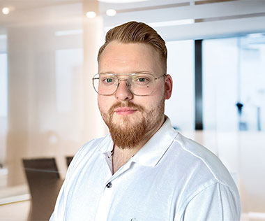 Ein Foto von Marcel Wjst, einem Berater für Darlehen Marcel Wjst, KREDIT.DE-Experte für Darlehen