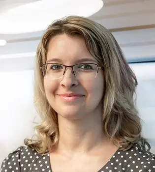 Foto von der Backoffice-Mitarbeiterin Angelina Kalauch