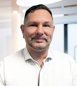 Foto vom Backoffice-Mitarbeiter Tobias Nebel