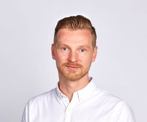 Porträtfoto von Max Hochfeld, ein Kreditspezialisten von KREDIT.DE